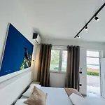 Iart 招待所 Široka